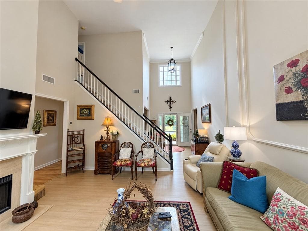 4 bedroom, 4 bathroom, 2,829 sq ft single family residence for sale at 1081 Copper Creek Drive, Canton, GA 30114 — photo 7