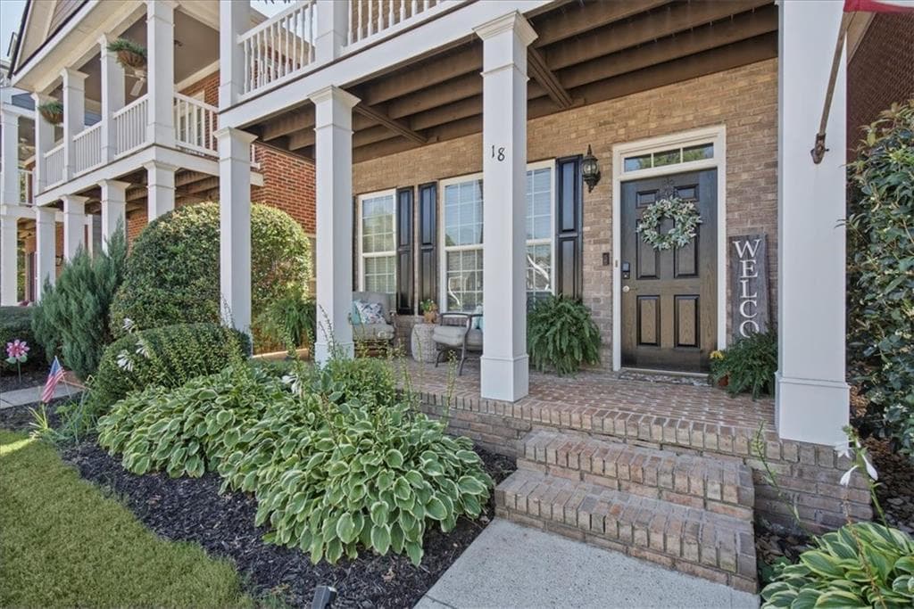 3 bedroom, 3 bathroom, 1,998 sq ft single family residence for sale at 18 Park Circle, Cartersville, GA 30120 — photo 2