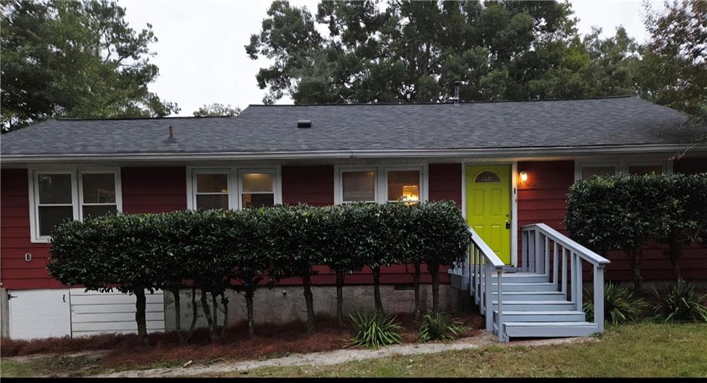 3 bedroom, 1 bathroom, 1,250 sq ft single family residence for sale at 425 Francis Circle, Mableton, GA 30126