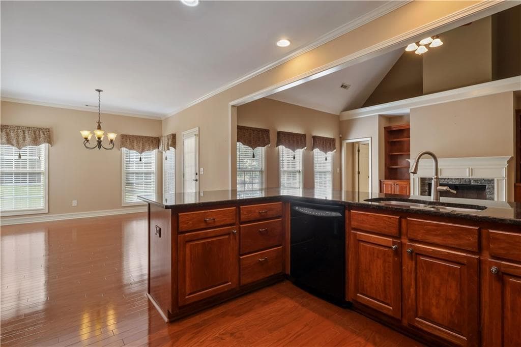 4 bedroom, 3 bathroom, 2,903 sq ft single family residence under contract at 213 Suffolk Way, Mcdonough, GA 30252 — photo 10