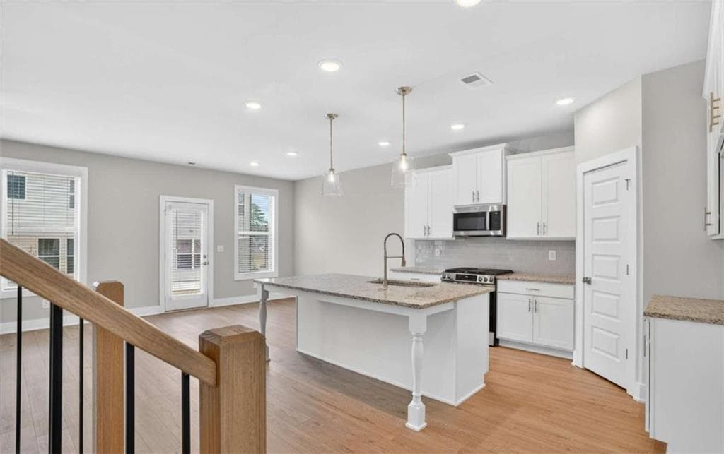 5 bedroom, 3 bathroom, 2,676 sq ft single family residence for sale at 136 Patillo Manor Way, Stockbridge, GA 30281 — photo 9