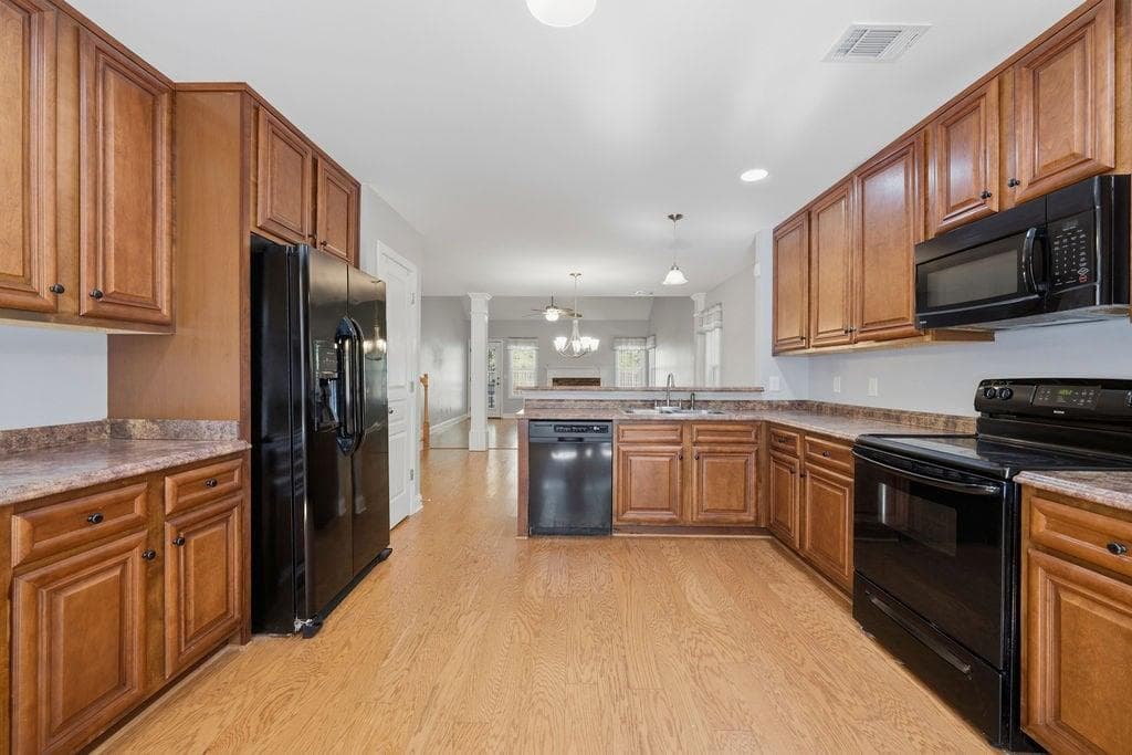 3 bedroom, 3 bathroom, 2,530 sq ft single family residence for sale at 5307 Woodmere Court, Villa Rica, GA 30180 — photo 8