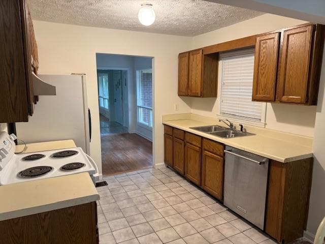 3 bedroom, 2 bathroom, 1,290 sq ft single family residence for rent at 920 S Stone Mountain Lithonia Road, Lithonia, GA 30058 for $1,575 a month — photo 3