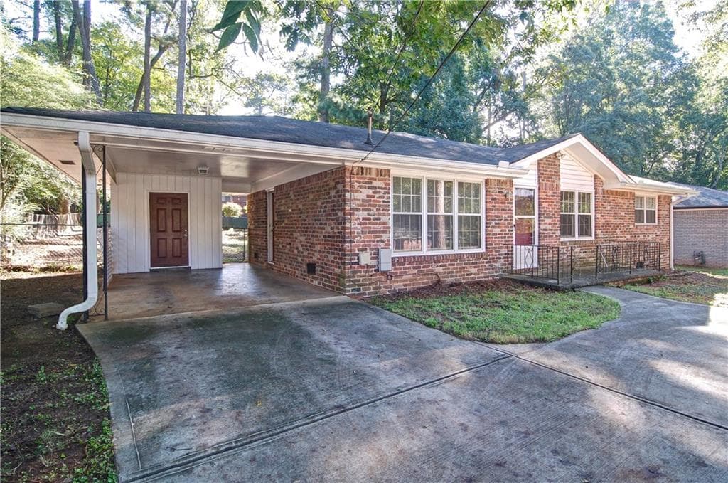 4 bedroom, 2 bathroom, 1,200 sq ft single family residence for sale at 1299 Mclendon Drive, Decatur, GA 30033 — photo 5