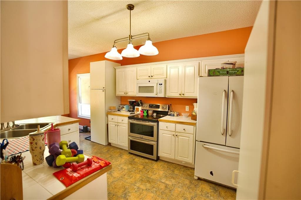 6 bedroom, 3 bathroom, 2,874 sq ft single family residence for sale at 8710 Wolf Creek Drive, Winston, GA 30187 — photo 10