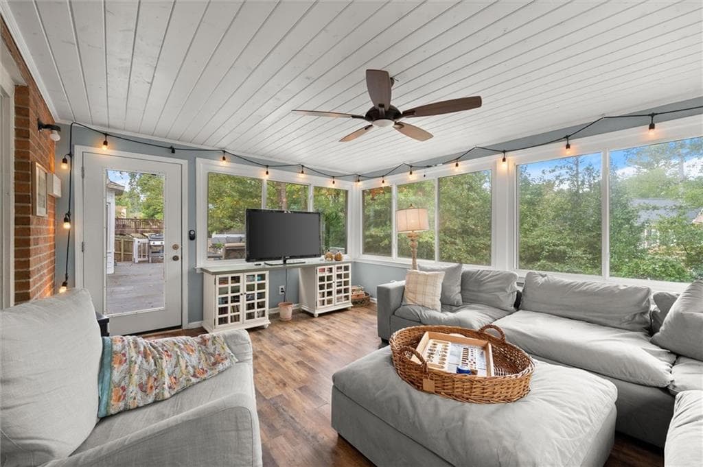 5 bedroom, 4 bathroom, 3,770 sq ft single family residence for sale at 4487 Quarter Horse Drive, Roswell, GA 30075 — photo 3