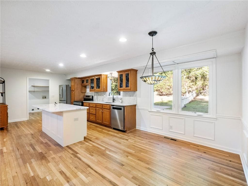 3 bedroom, 3 bathroom, 2,374 sq ft single family residence for sale at 7389 Williams Road, Flowery Branch, GA 30542 — photo 7