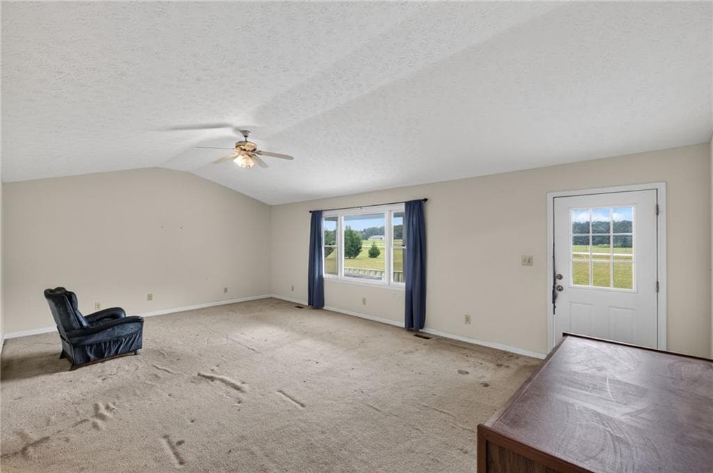 3 bedroom, 2 bathroom, 1,728 sq ft single family residence under contract at 1701 Beeks Road, Williamson, GA 30292 — photo 9