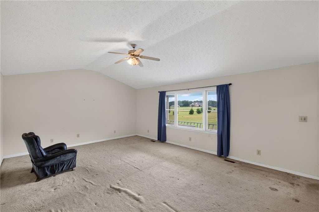 3 bedroom, 2 bathroom, 1,728 sq ft single family residence under contract at 1701 Beeks Road, Williamson, GA 30292 — photo 10