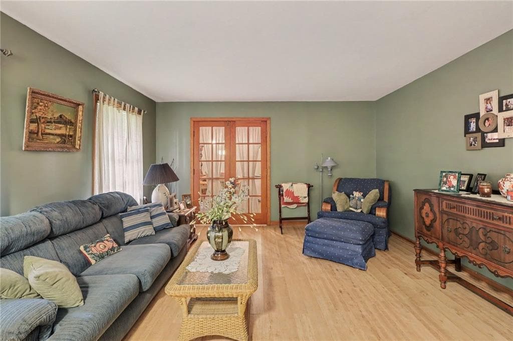 3 bedroom, 2 bathroom, 1,650 sq ft single family residence for sale at 1708 Norden Road, Riverdale, GA 30296 — photo 2