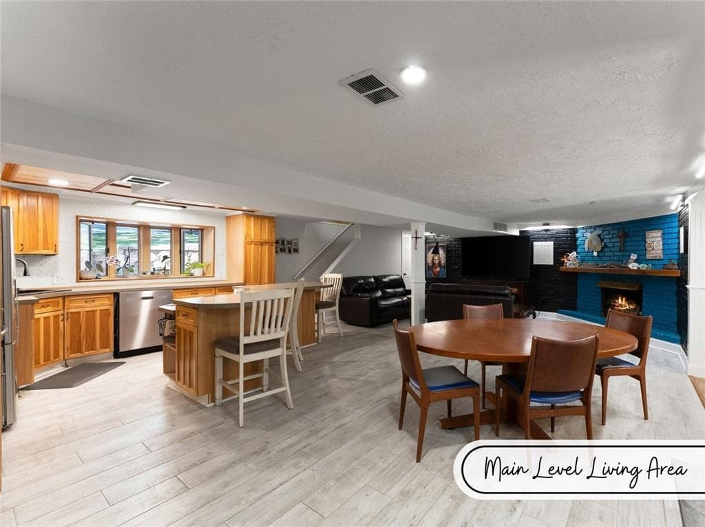 4 bedroom, 3 bathroom, 3,069 sq ft single family residence for sale at 8875 Barron Circle, Gainesville, GA 30506 — photo 6