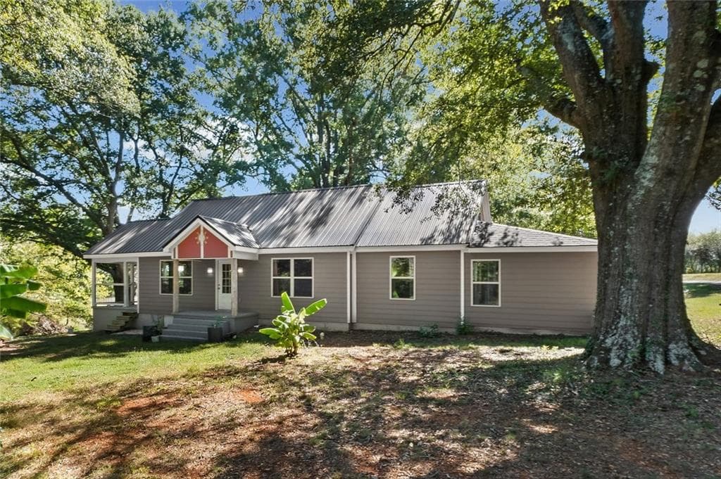 7 bedroom, 4 bathroom, 1,882 sq ft single family residence for sale at 210 Shaw Road SW, Adairsville, GA 30103 — photo 1 of 68