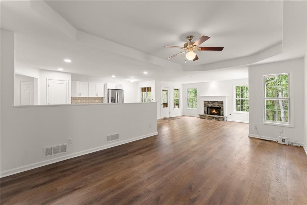 4 bedroom, 3 bathroom, 3,860 sq ft single family residence for sale at 7435 Ivy Grove Street, Cumming, GA 30040 — photo 10
