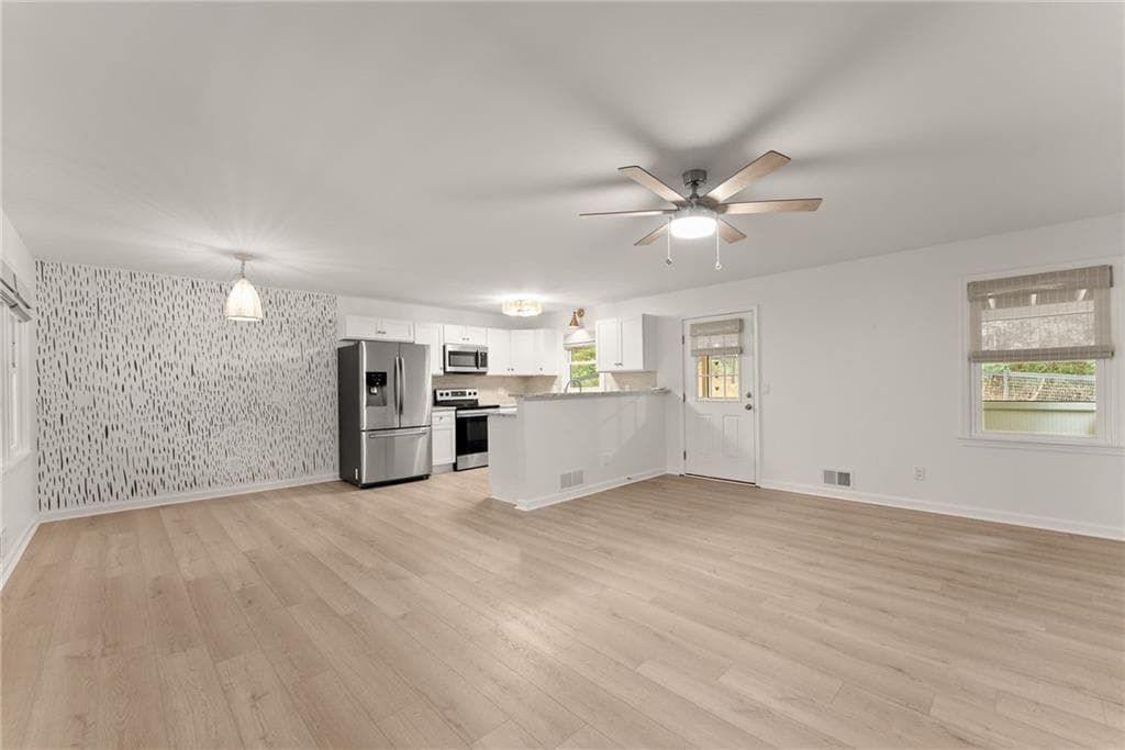 3 bedroom, 2 bathroom, 1,657 sq ft single family residence for sale at 6804 Union Hil Road, Canton, GA 30115 — photo 2