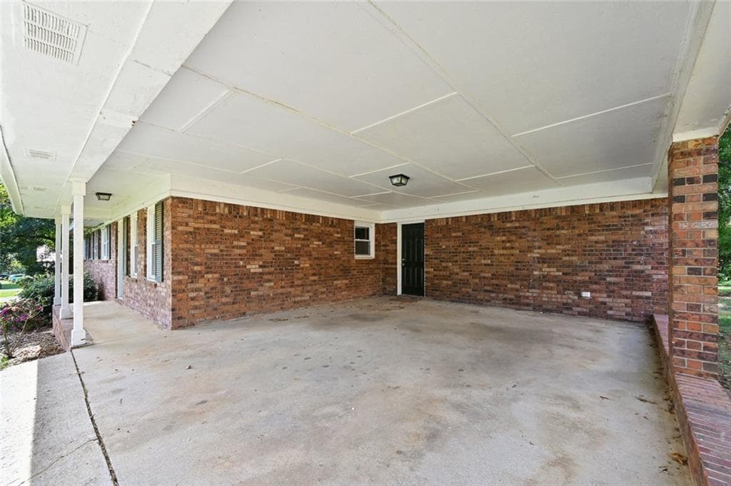 3 bedroom, 2 bathroom, 1,395 sq ft single family residence for sale at 3354 Cheoah Drive, Douglasville, GA 30135 — photo 3