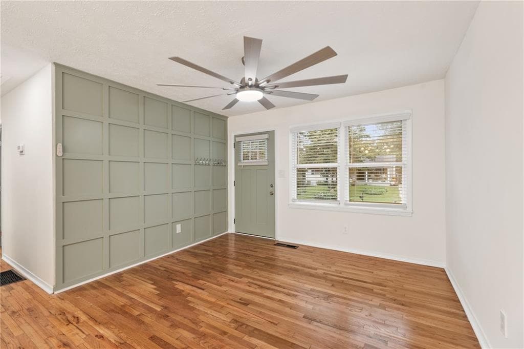 4 bedroom, 3 bathroom, 1,095 sq ft single family residence for sale at 876 Bolton Place, Atlanta, GA 30331 — photo 6