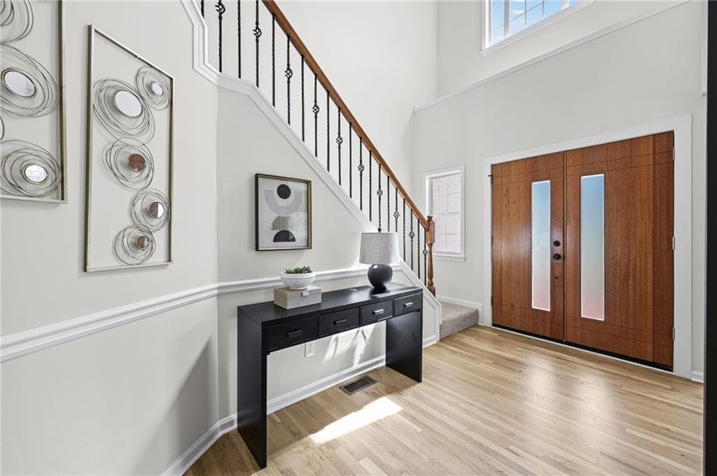 5 bedroom, 4 bathroom, 2,742 sq ft single family residence for sale at 625 Kingsport Drive, Roswell, GA 30076 — photo 4