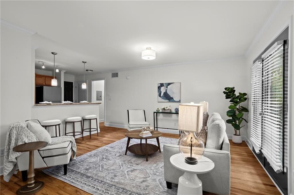 1 bedroom, 1 bathroom, 631 sq ft condominium for sale at 48 Peachtree Avenue 429, Atlanta, GA 30305 — photo 4