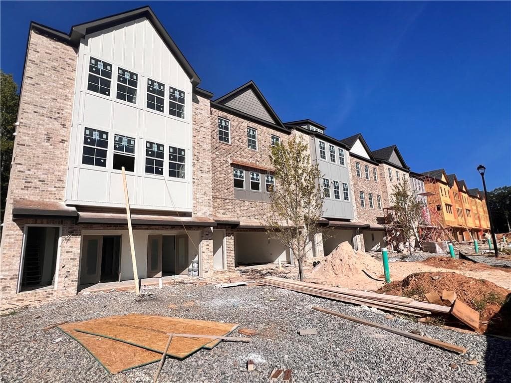 4 bedroom, 4 bathroom, 2,086 sq ft townhouse for rent at 1335 SHREE Drive 38, Cumming, GA 30040 for $2,950 a month — photo 2