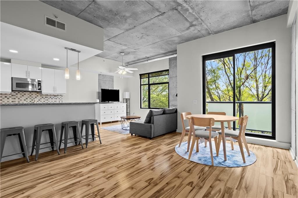 1 bedroom, 1 bathroom, 912 sq ft condominium for rent at 335 W Ponce De Leon Avenue 408, Decatur, GA 30030 for $2,000 a month — photo 6