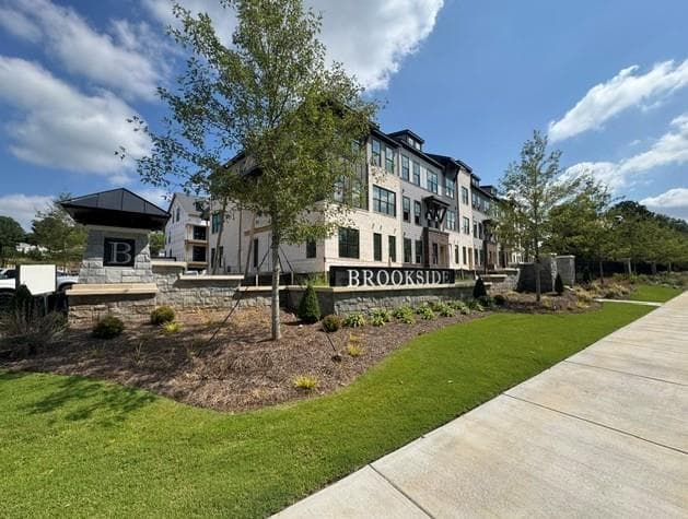 2 bedroom, 2 bathroom, 1,213 sq ft condominium for sale at 546 Belvedere Drive 20, Alpharetta, GA 30022 — photo 7