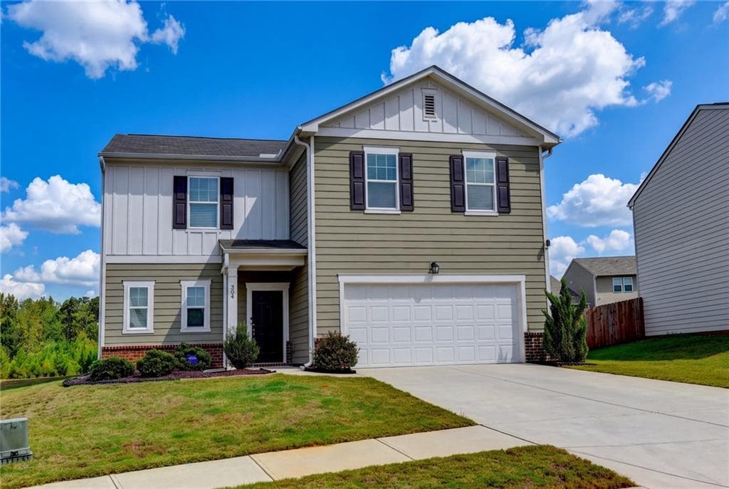 5 bedroom, 3 bathroom, 2,302 sq ft single family residence for rent at 304 Coronado Drive, Locust Grove, GA 30248 for $2,400 a month — photo 2