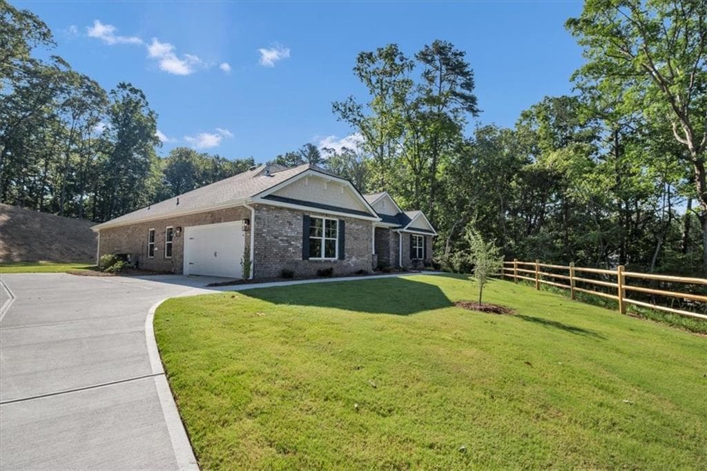 4 bedroom, 3 bathroom, 2,620 sq ft single family residence for sale at 5372 Tuscany Drive, Douglasville, GA 30135 — photo 2