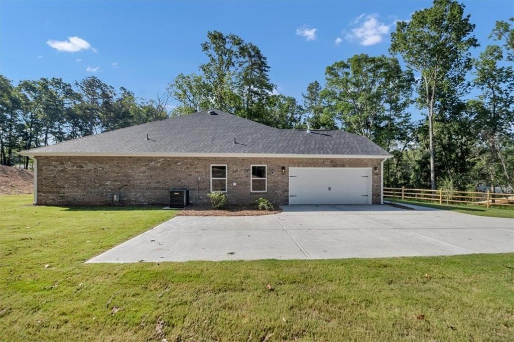4 bedroom, 3 bathroom, 2,620 sq ft single family residence for sale at 5372 Tuscany Drive, Douglasville, GA 30135 — photo 3