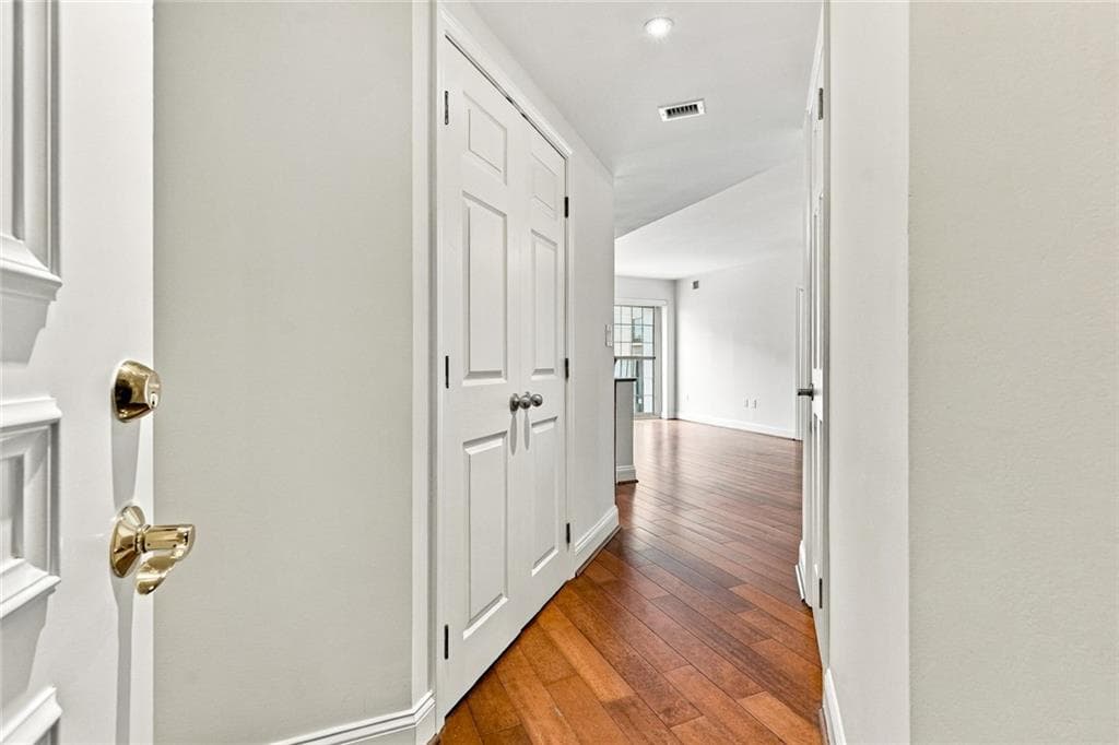 2 bedroom, 2 bathroom, 1,007 sq ft condominium for sale at 199 14th Street 1408, Atlanta, GA 30309 — photo 4