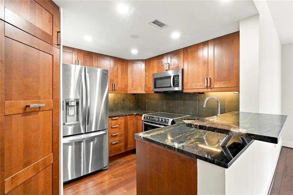 2 bedroom, 2 bathroom, 1,007 sq ft condominium for sale at 199 14th Street 1408, Atlanta, GA 30309 — photo 8