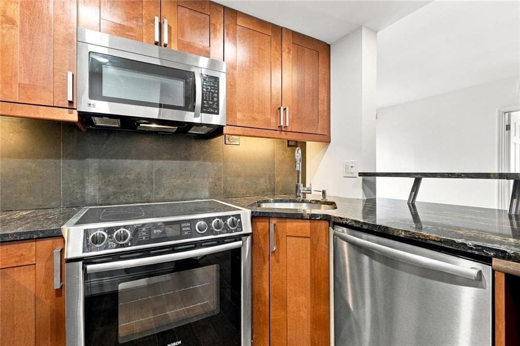 2 bedroom, 2 bathroom, 1,007 sq ft condominium for sale at 199 14th Street 1408, Atlanta, GA 30309 — photo 9