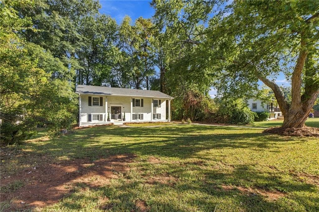 4 bedroom, 3 bathroom, 2,226 sq ft single family residence for sale at 2131 Chevy Chase Lane, Decatur, GA 30032 — photo 3