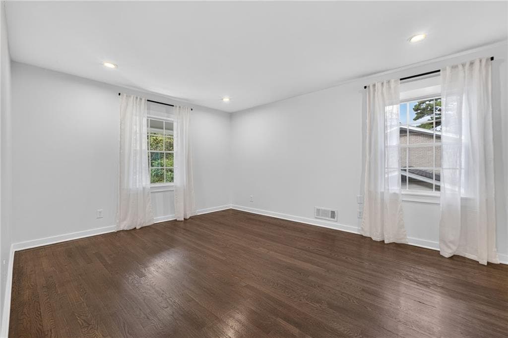 4 bedroom, 3 bathroom, 2,226 sq ft single family residence for sale at 2131 Chevy Chase Lane, Decatur, GA 30032 — photo 8