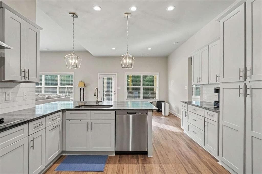 4 bedroom, 4 bathroom, 2,758 sq ft single family residence for sale at 1135 Birchwood Drive, Griffin, GA 30224 — photo 8