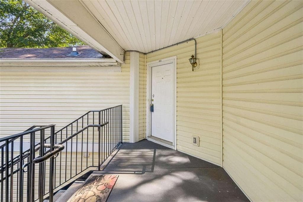 2 bedroom, 2 bathroom, 1,178 sq ft condominium for sale at 4331 Orchard Park Court 4331, Stone Mountain, GA 30083 — photo 2