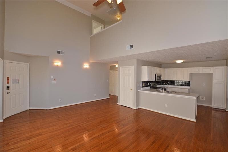 3 bedroom, 2 bathroom, 1,618 sq ft townhouse for rent at 1281 Pointe Drive, Lawrenceville, GA 30044 for $1,900 a month — photo 3