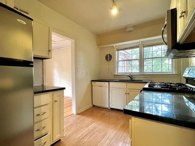 2 bedroom, 2 bathroom, 1,250 sq ft triplex for rent at 31 28th Street TOP, Atlanta, GA 30309 for $2,295 a month — photo 4