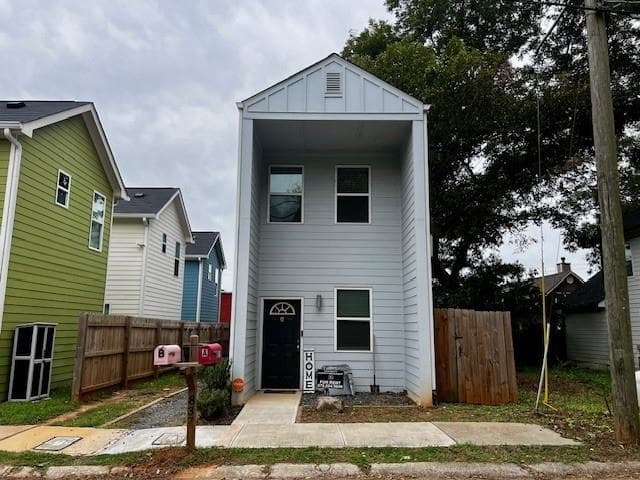 3 bedroom, 2 bathroom, 1,100 sq ft townhouse for rent at 837 Smith Street A, Atlanta, GA 30310 for $2,195 a month — photo 1 of 13