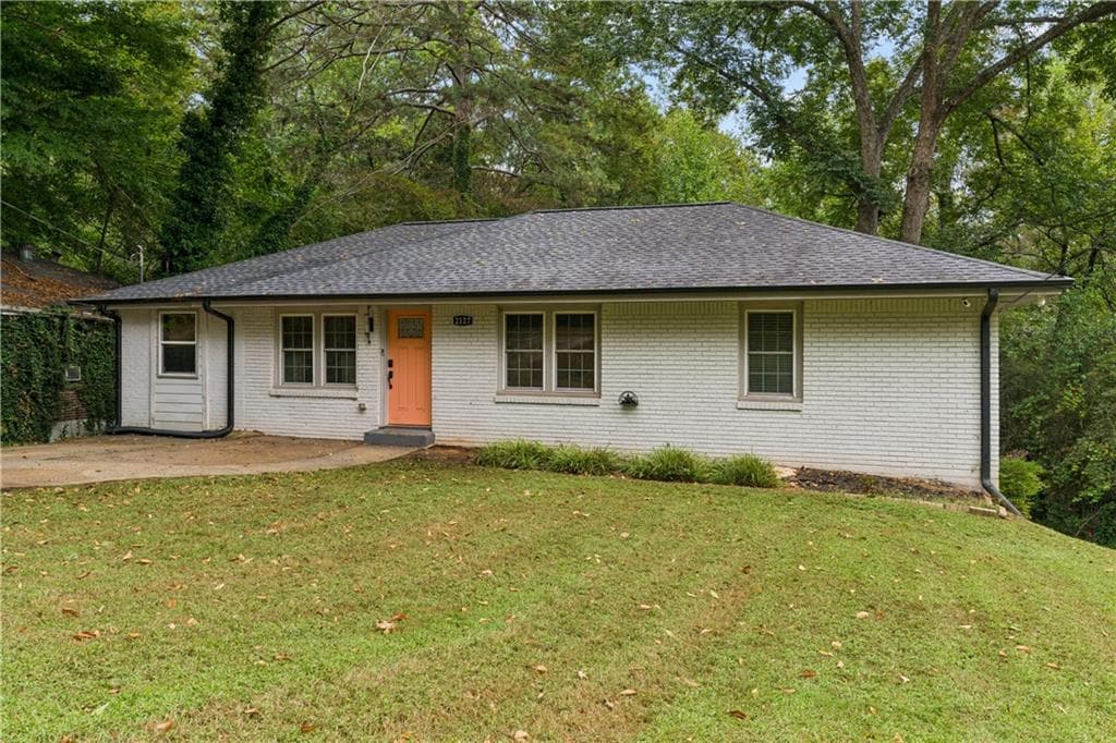 3 bedroom, 2 bathroom, 1,701 sq ft single family residence for sale at 2127 Garden Circle, Decatur, GA 30032 — photo 3