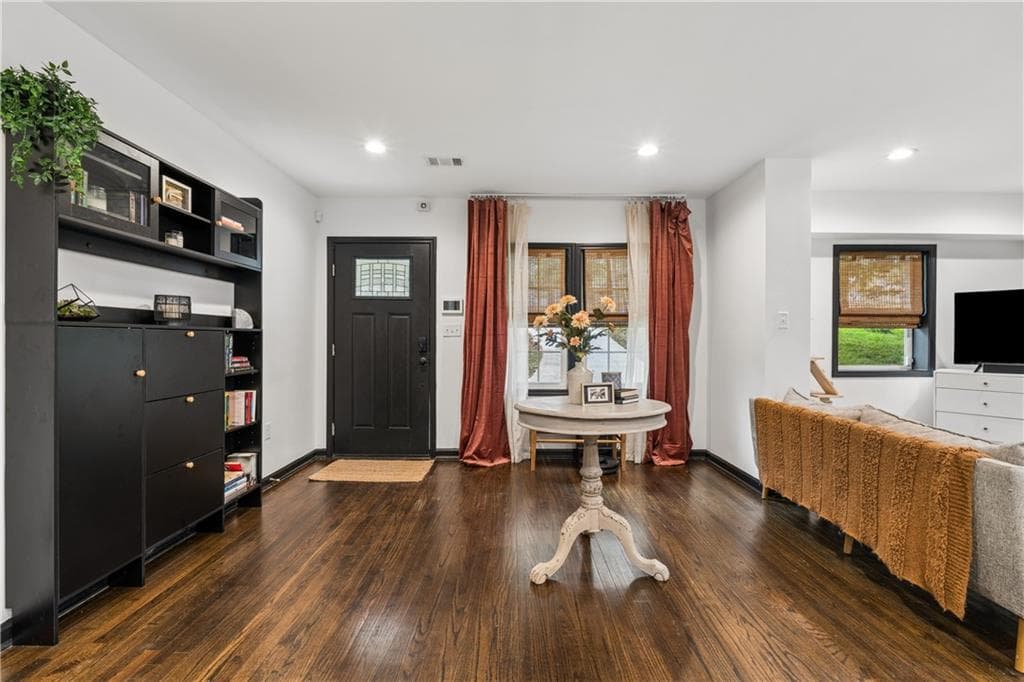 3 bedroom, 2 bathroom, 1,701 sq ft single family residence for sale at 2127 Garden Circle, Decatur, GA 30032 — photo 4