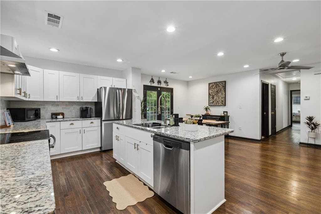 3 bedroom, 2 bathroom, 1,701 sq ft single family residence for sale at 2127 Garden Circle, Decatur, GA 30032 — photo 7