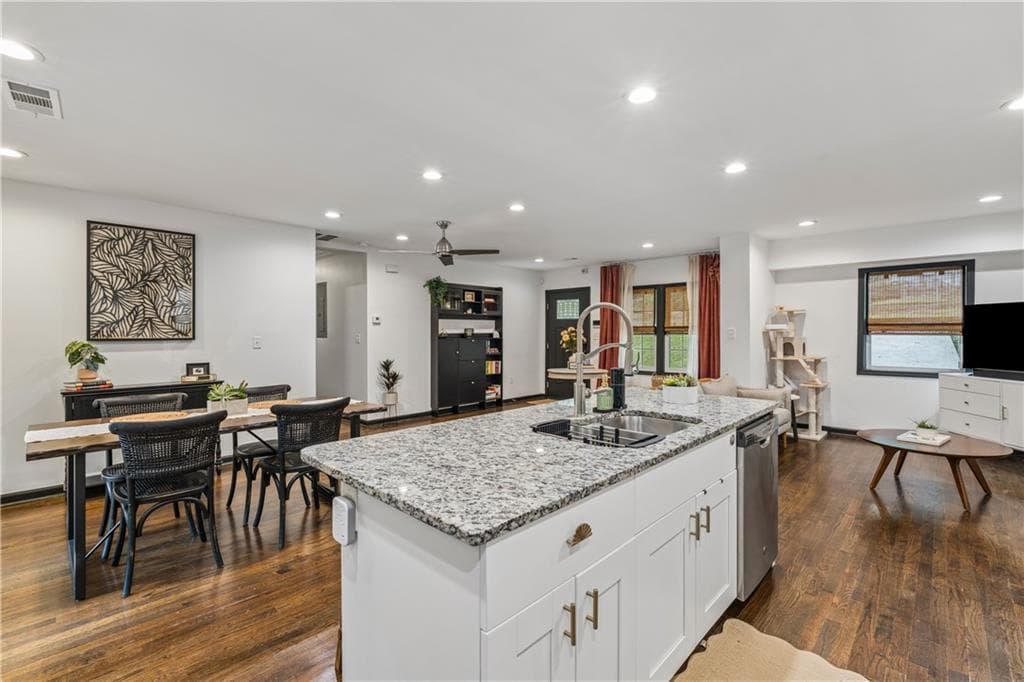3 bedroom, 2 bathroom, 1,701 sq ft single family residence for sale at 2127 Garden Circle, Decatur, GA 30032 — photo 8