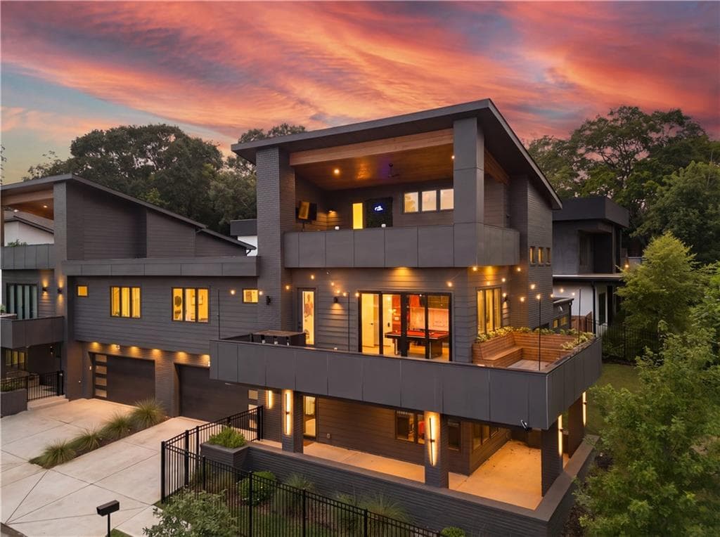 5 bedroom, 5 bathroom, 2,713 sq ft townhouse for sale at 10 Moreland, Atlanta, GA 30307