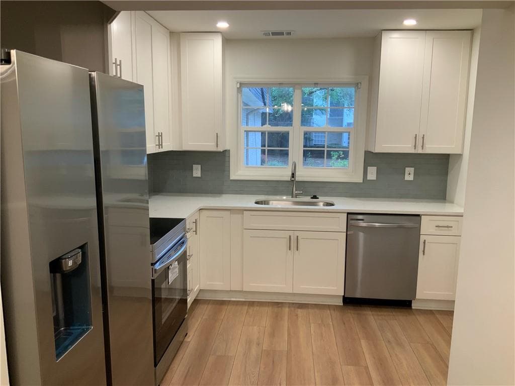 2 bedroom, 3 bathroom, 1,602 sq ft condominium for sale at 5440 Chemin De Vie, Sandy Springs, GA 30342 — photo 7
