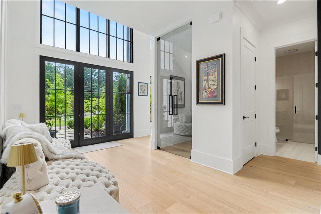 5 bedroom, 5 bathroom, 5,434 sq ft single family residence for sale at 450 Allyson Circle, Alpharetta, GA 30009 — photo 7