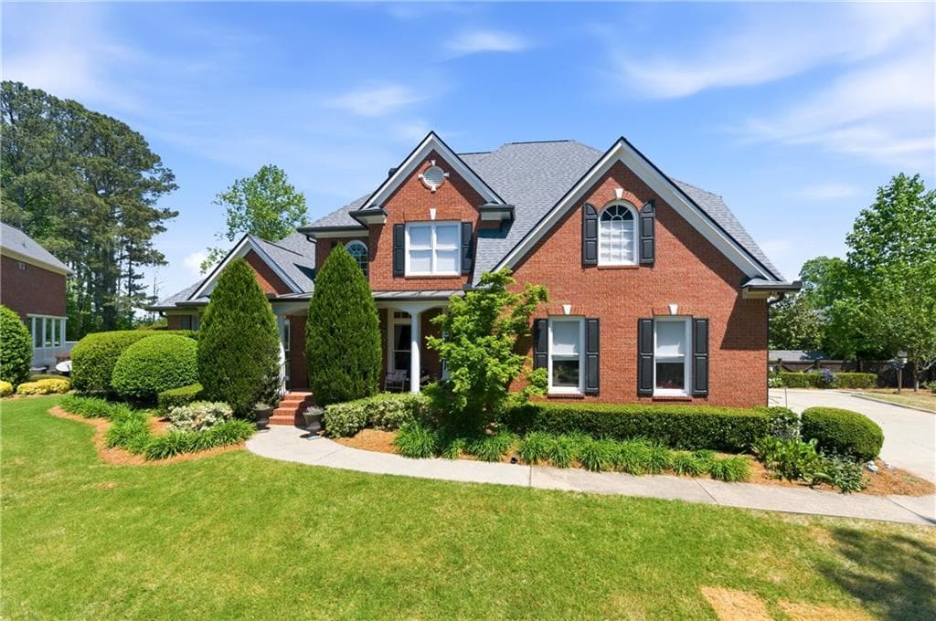 6 bedroom, 5 bathroom, 5,615 sq ft single family residence for sale at 5320 Brookglen Court Court, Cumming, GA 30040 — photo 6