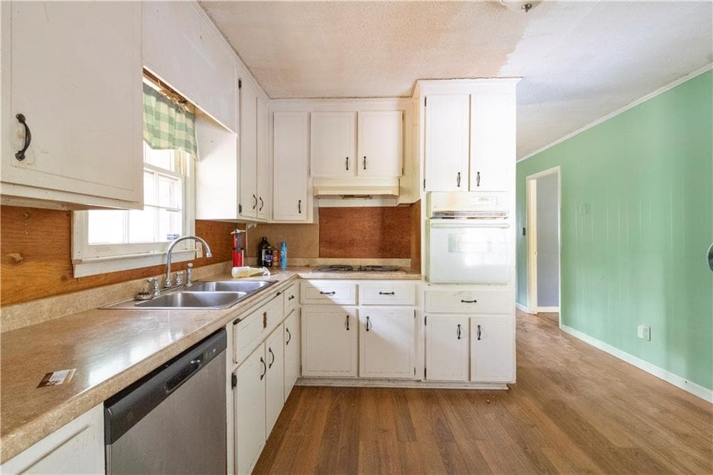 3 bedroom, 2 bathroom, 1,365 sq ft single family residence for sale at 2255 Williams Lane, Cumming, GA 30028 — photo 2