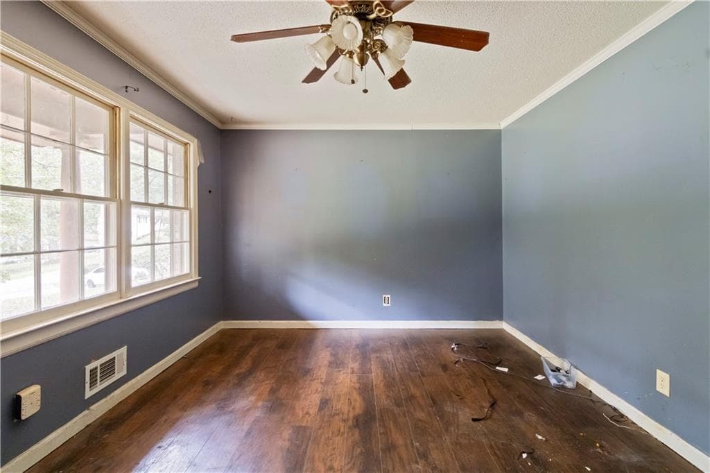 3 bedroom, 2 bathroom, 1,365 sq ft single family residence for sale at 2255 Williams Lane, Cumming, GA 30028 — photo 6