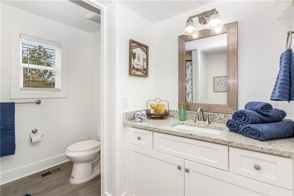4 bedroom, 2 bathroom, 1,729 sq ft single family residence for sale at 587 E Oak Trace, Jasper, GA 30143 — photo 8