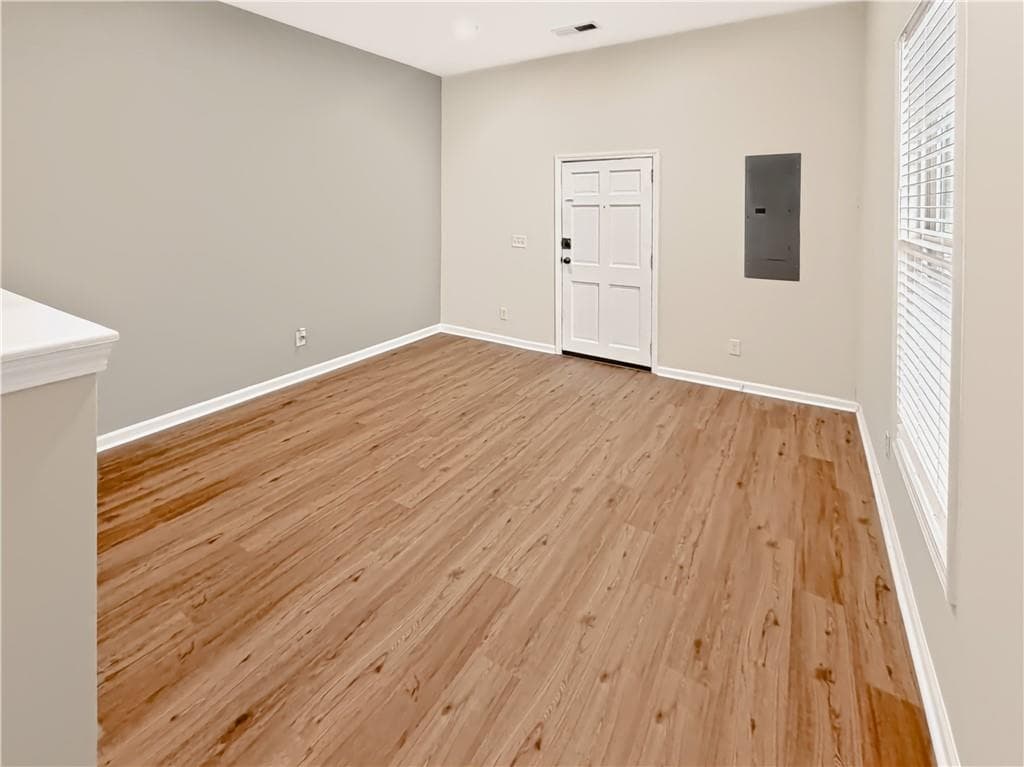 2 bedroom, 1 bathroom, 1,224 sq ft single family residence for rent at 1735 Bolton Road, Atlanta, GA 30318 for $2,600 a month — photo 4